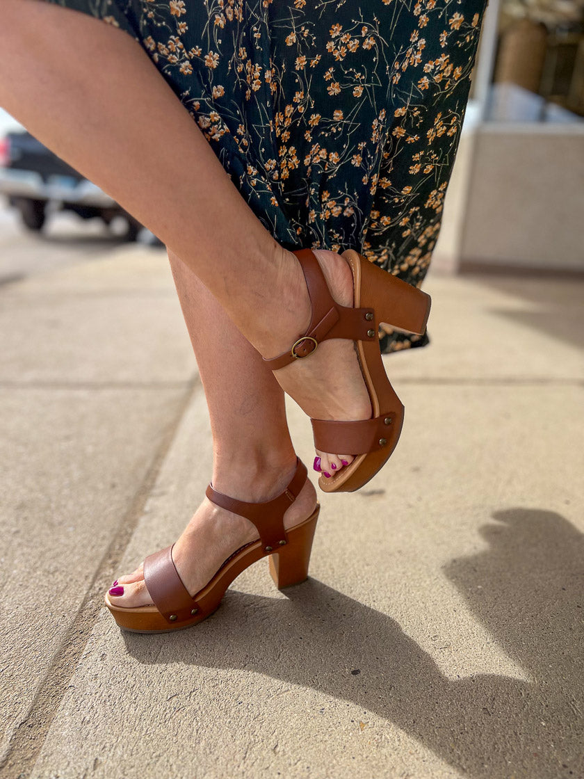 Curvy Ainsley Teal Floral Hi-Low Skirt