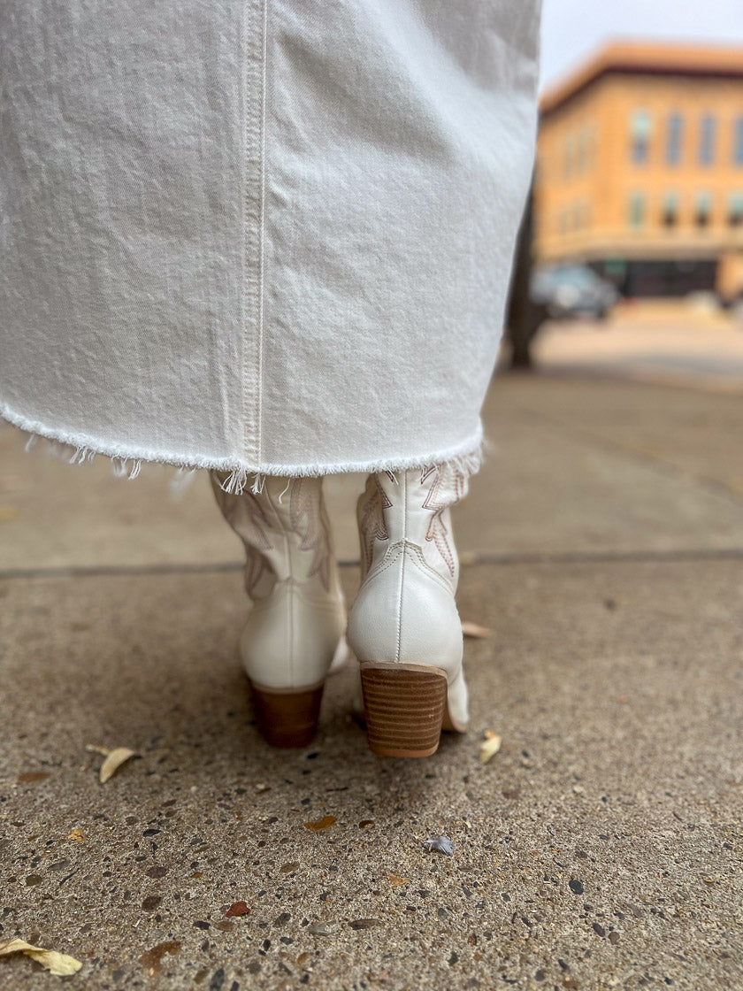 Ainsley White Embroidered Cowboy Boot