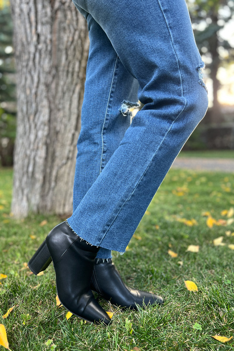 Livee Distressed Slim Straight